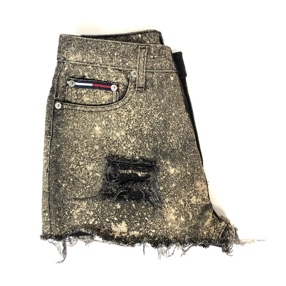 TOMMY HILFIGER 90’s Destroyed High-Rise Shorts 28 - Picture 6 of 16